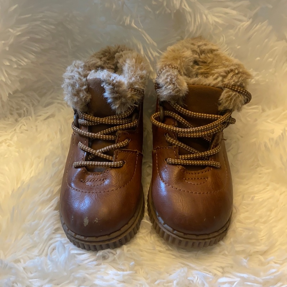 Oshkosh fur boots